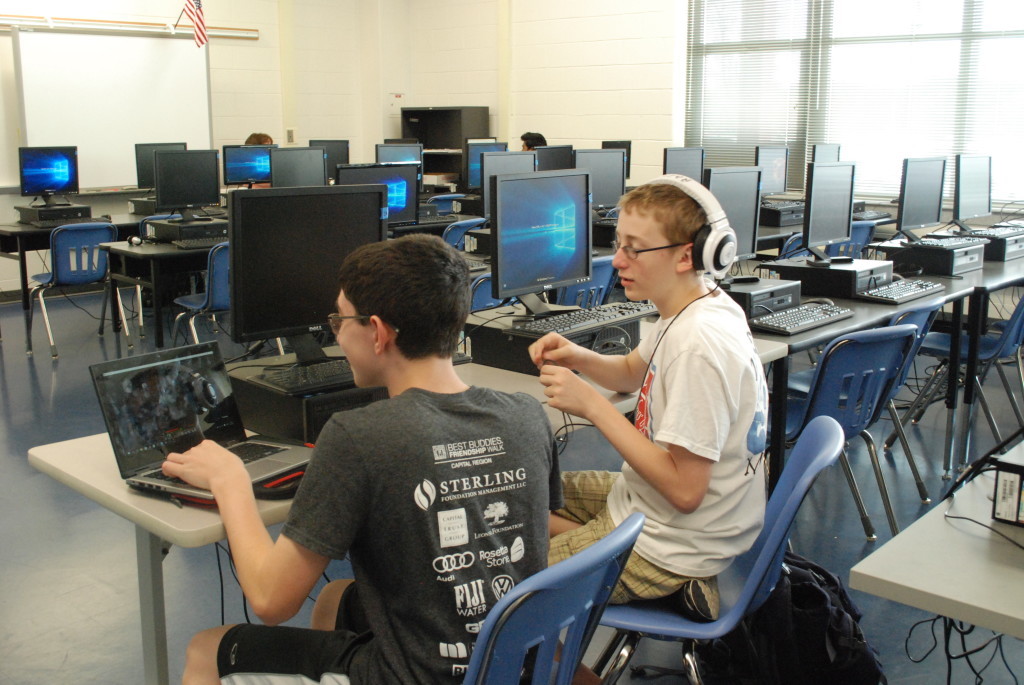 Freshman Jacob Zahalsky works cooperatively on Minecraft. “[The club] is different from others at Marshall,” Zahalsky said. “There’s not many similarities—it’s more of an accessible server than it is a formal club.”